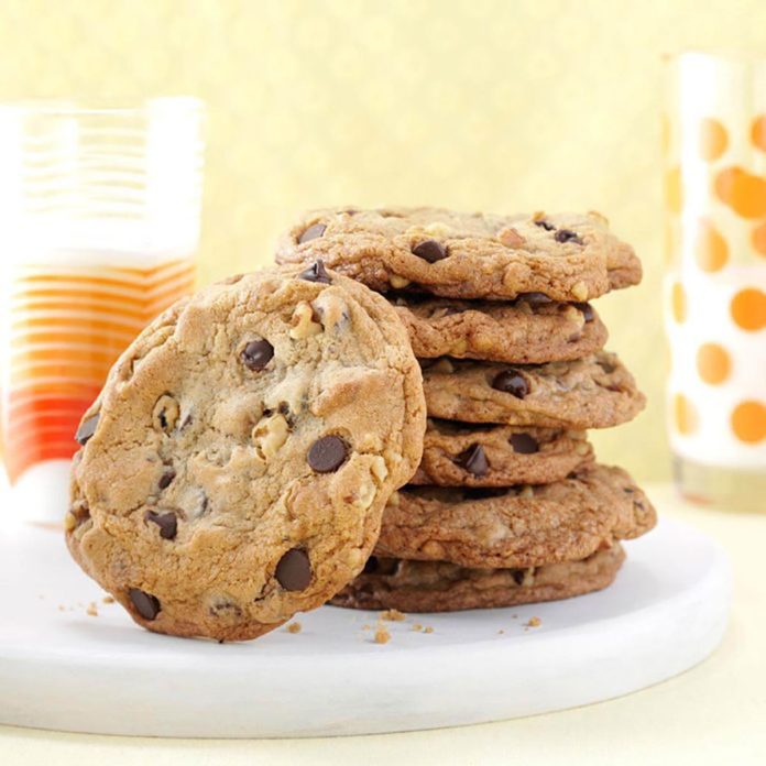 Big & Buttery Chocolate Chip Cookies