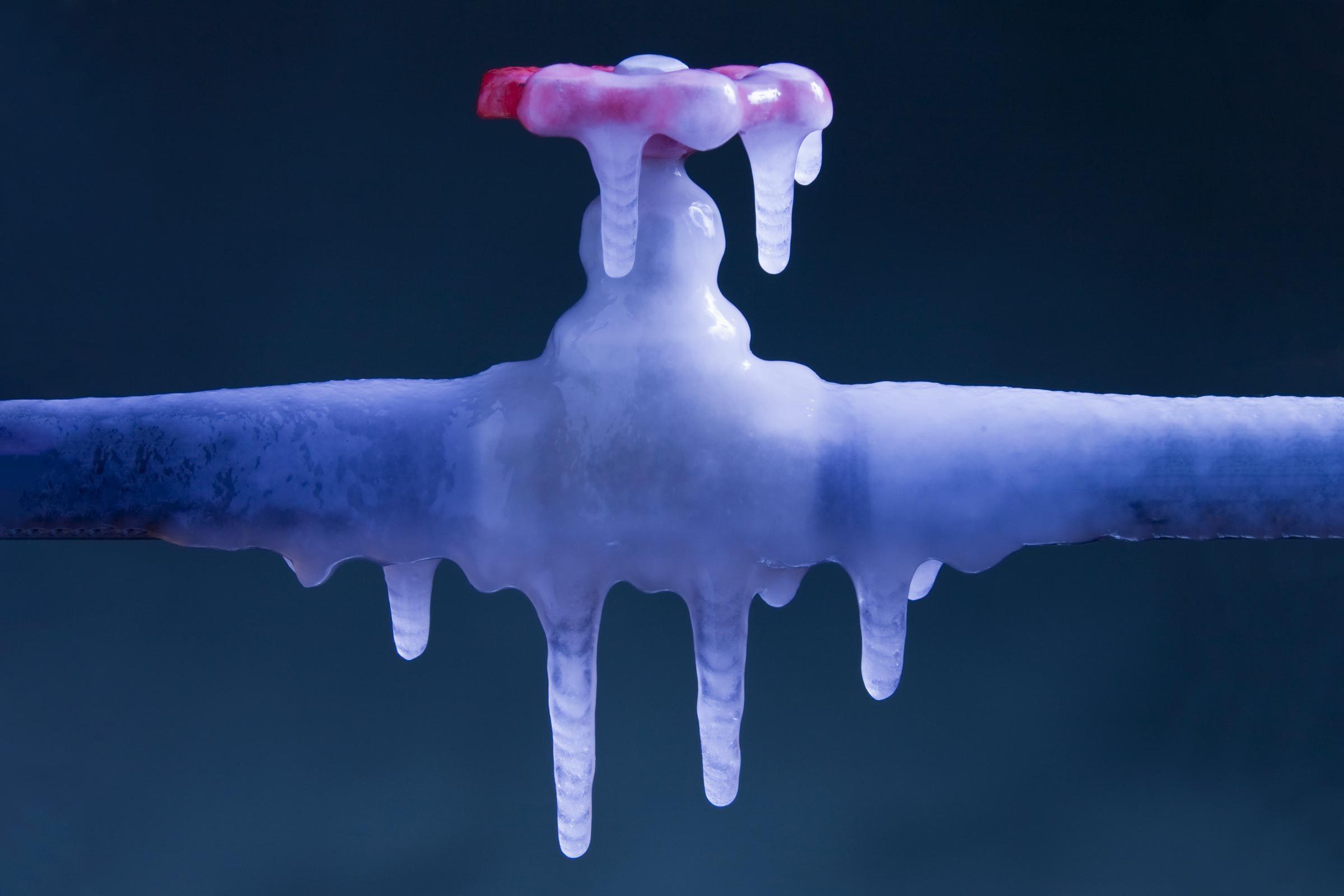 10 Tricks to Thaw Frozen Pipes | Reader's Digest