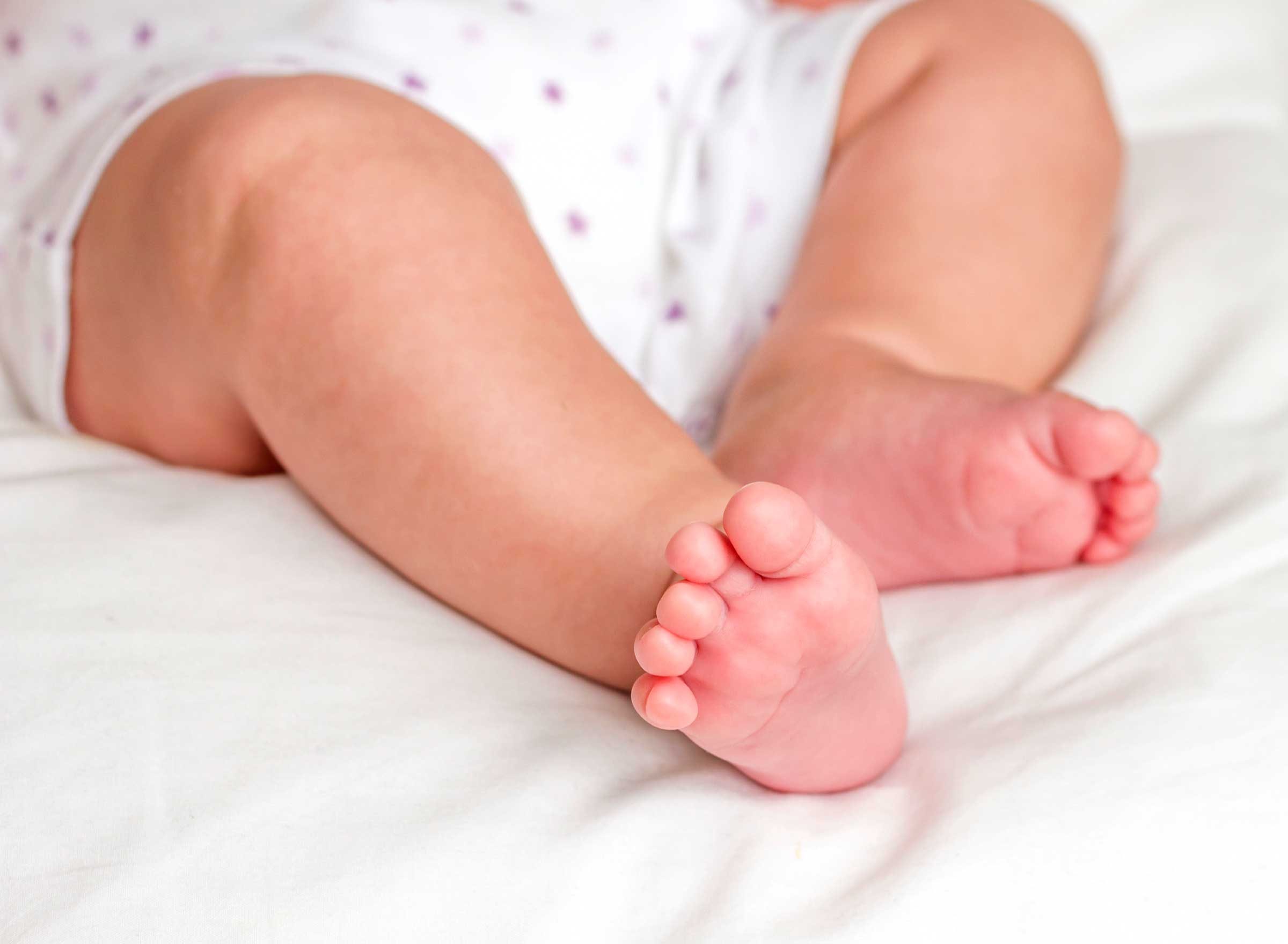 When Does A Baby Develop Kneecaps?