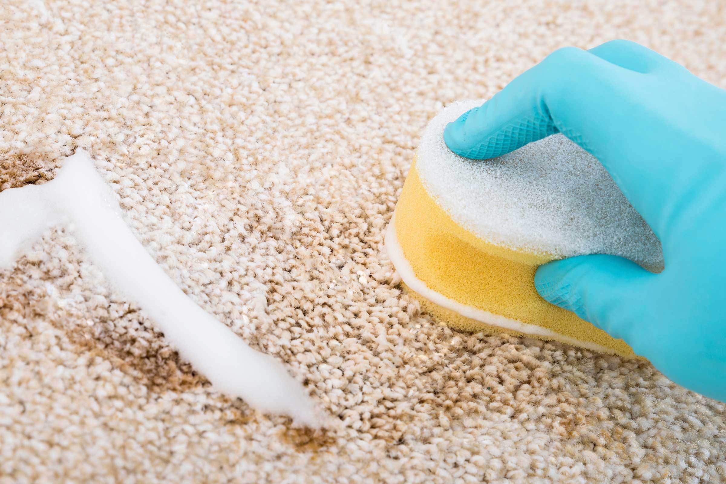 Best Baking Soda and Vinegar Cleaning Solutions | Reader&#39;s Digest