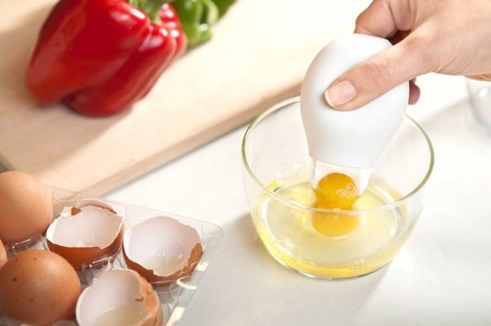 weird-kitchen-gadgets-pluck-egg