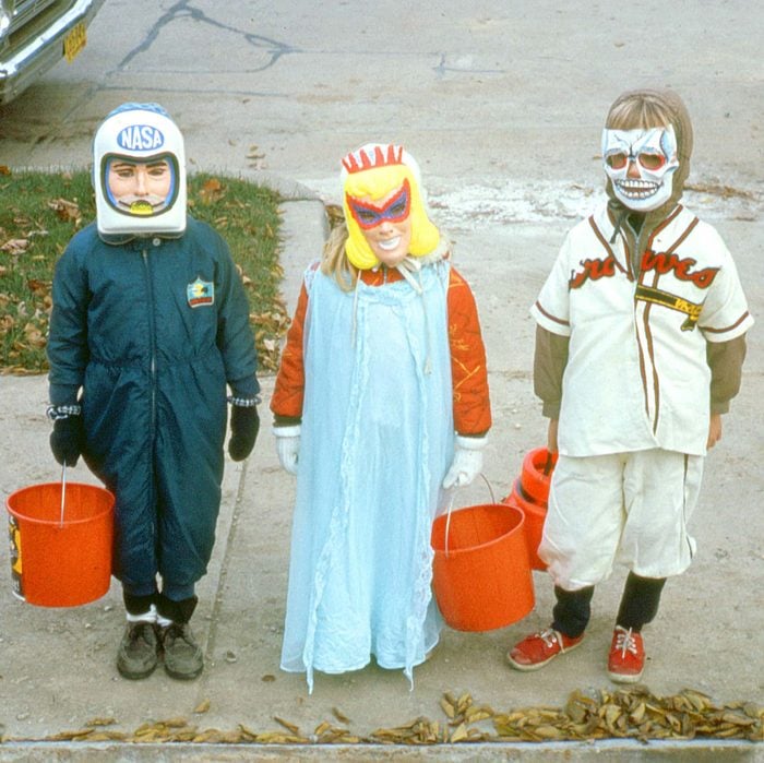 _astronaut-princess-baseball-brilliant-vintage-halloween-costumes
