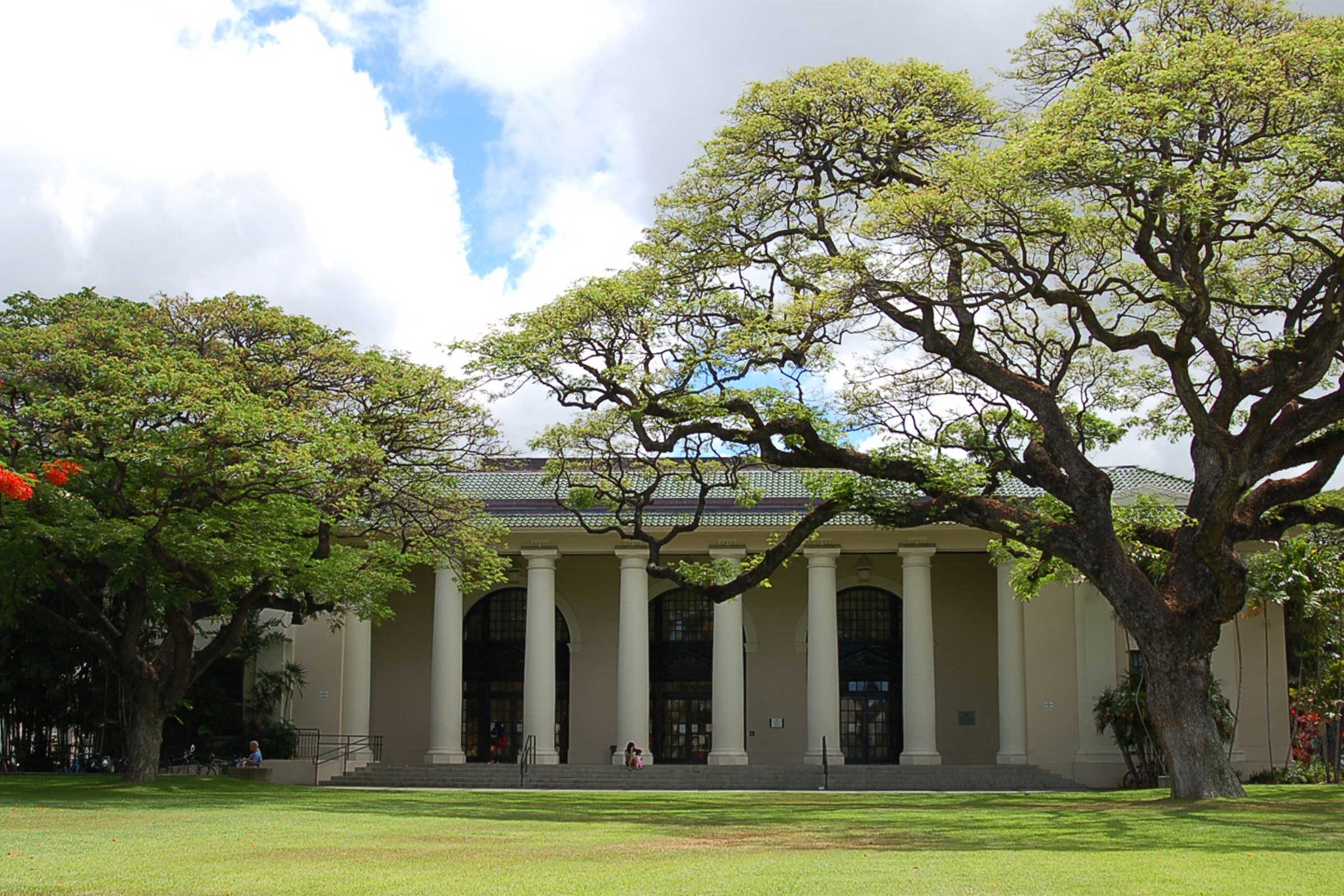 https://www.rd.com/wp-content/uploads/2016/10/impressive-libraries-Hawaii-State-Library-foto-by-Paul-H.-MarkHSPLS-rotated.jpg?fit=640%2C427