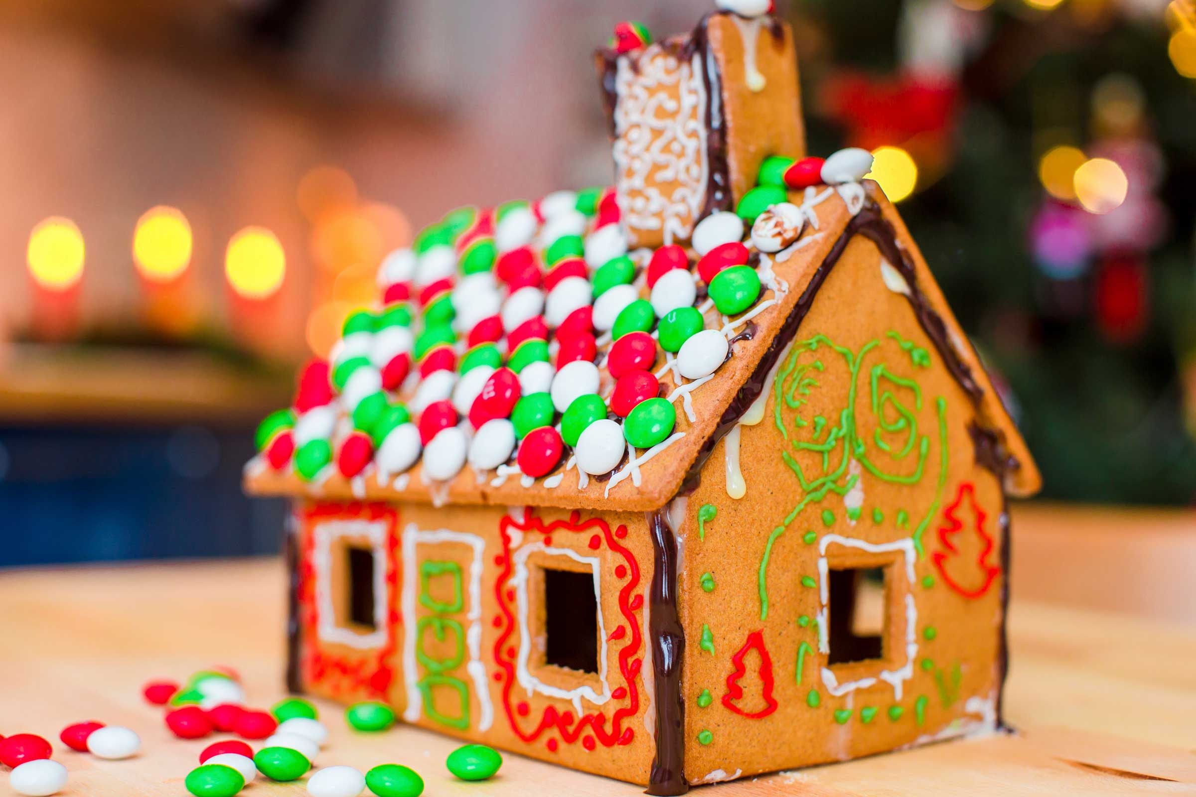 how-to-gingerbread-houses-the-cake-boutique