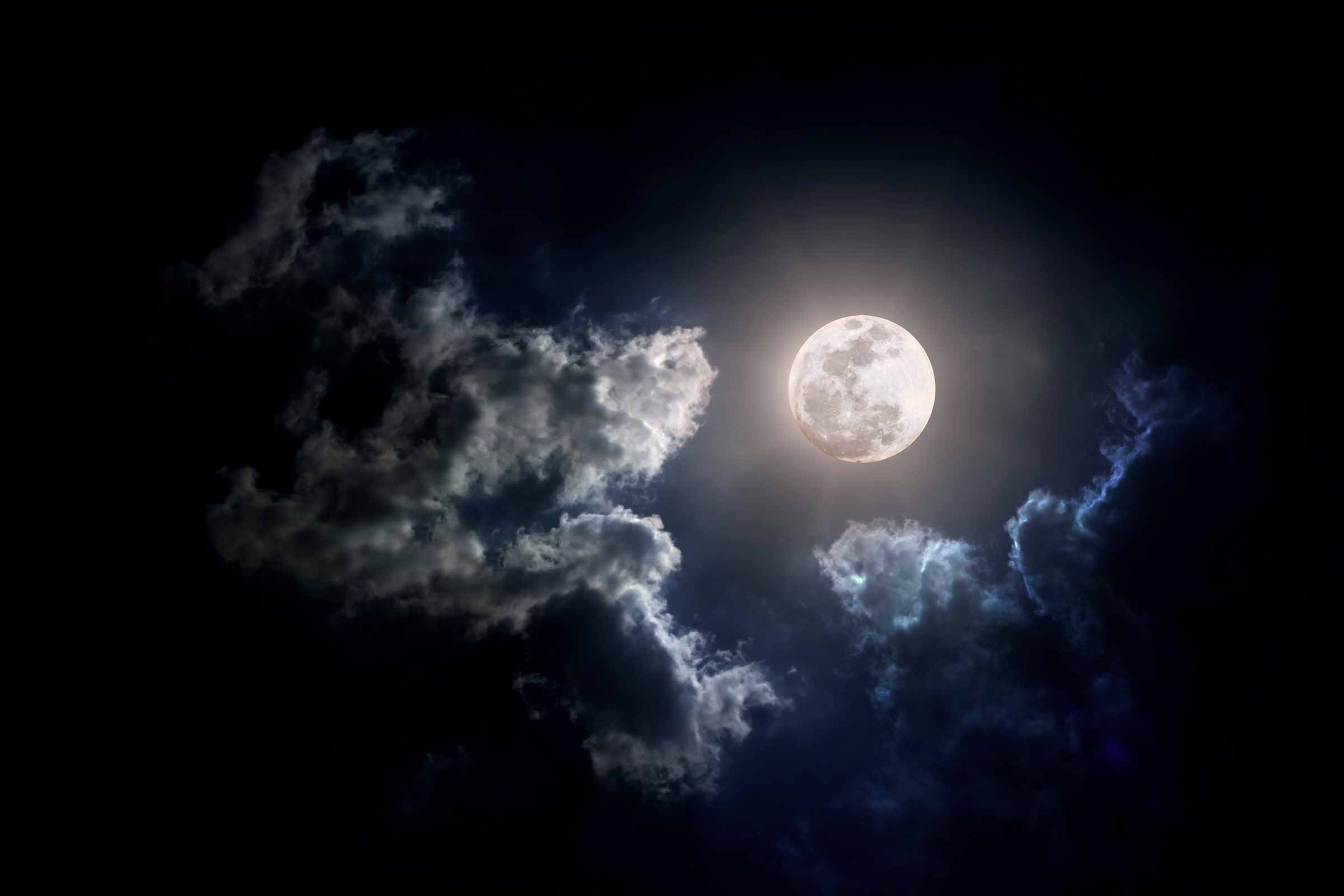 Myths About Full Moons You Should Ignore Reader S Digest