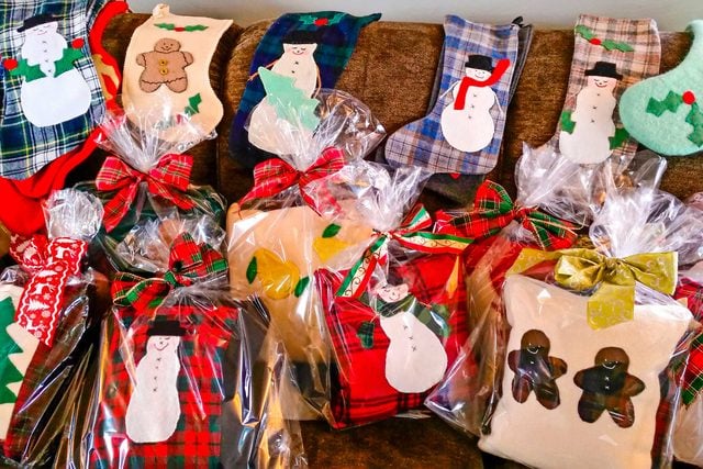 everyone-should-make-home-sewn-gifts-like-granny-bobos