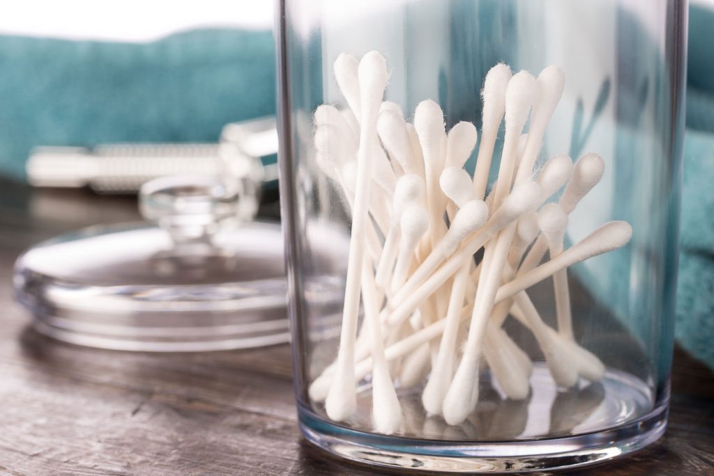 why-never-use-q-tips-clean-ears