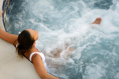 01_Hottub_Reasons_your_relaxing_in_hot_tubs_Is_