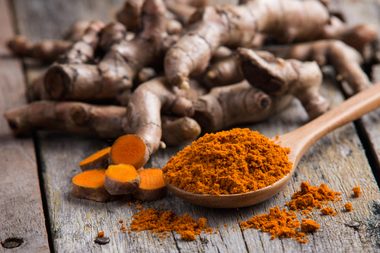 02-tumeric-the-50-best-healthy-eating-tips