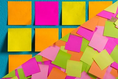 04-create-creative-things-you-can-do-with-a-sticky-note-176951617-Petoo