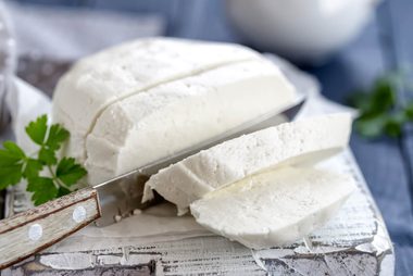 05_Mozzarella_What_Your_Favorite_cheese_says_about_personality