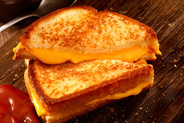 A-Professional-Chef-Reveals-the-Only-Way-You-Should-Be-Making-Grilled-Cheese