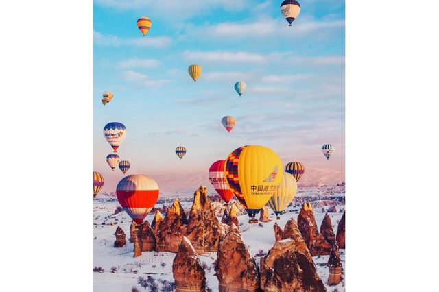 01-Photographer-Captures-the-Most-Breathtaking-Air-Balloon-Shots-You'll-Ever-See