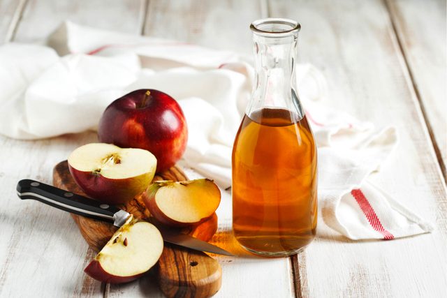 Reasons-You-Need-to-Start-Taking-Apple-Cider-Vinegar-Baths
