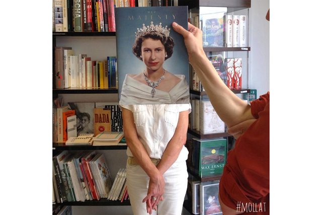 04-Here’s-What-Happens-When-Bookstore-Employees-Get-Bored