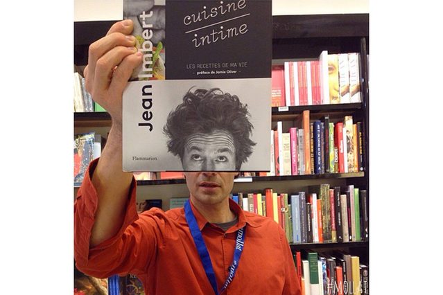 09-Here’s-What-Happens-When-Bookstore-Employees-Get-Bored