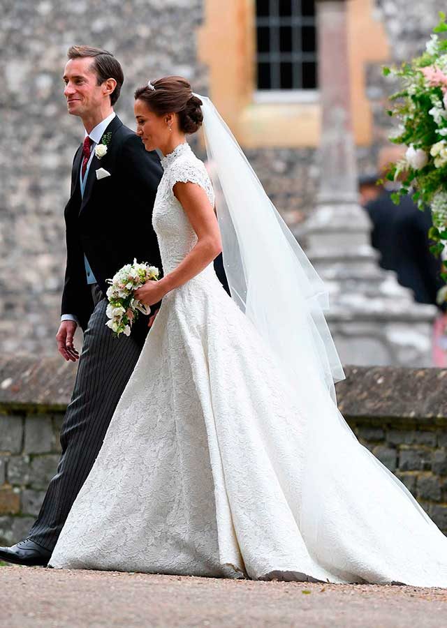 02-cant-miss-photos-pippa-james-ceremony-8825078ba-REXShutterstock