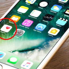 This-Amazing-Feature-on-Your-iPhone-Could Save-Your-Life-One-Day