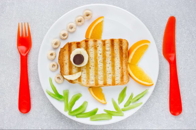 01-lunch art-Adorable Ways to Make the First Day of School Special_662907592-Anastasia_Panait