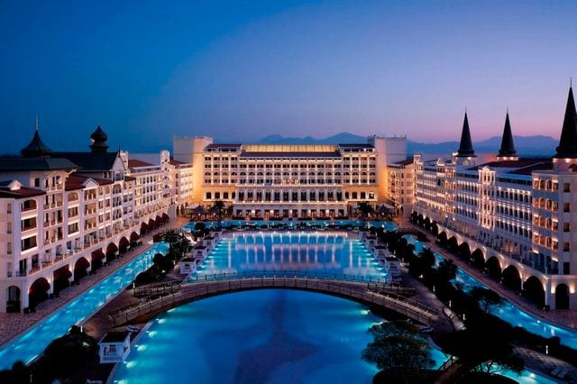 02-World’s Most Outrageous Luxury Hotels and Resorts via-mardanpalace.com