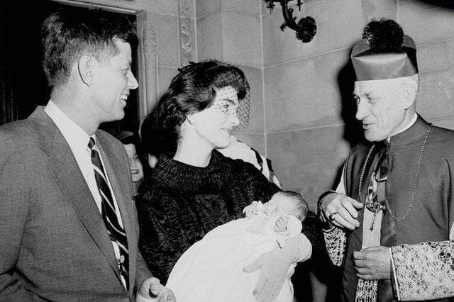03-15-rarely-seen-photos-of-jfk-and-jackie-kennedy-editorial-6635617a-TONY-CAMERANO-AP-REX-Shutterstock