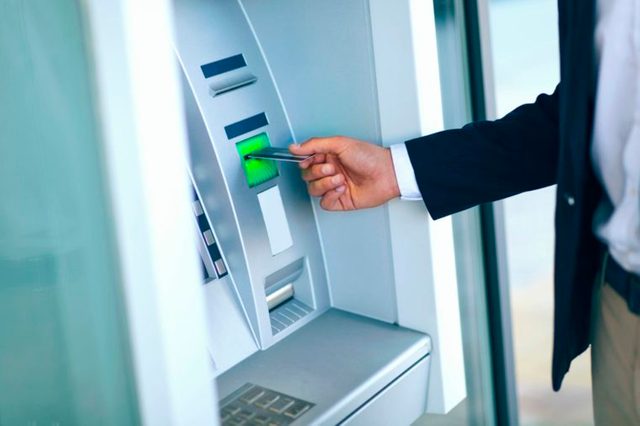 08-atm-Things An Identity Thief Won't Tell You_