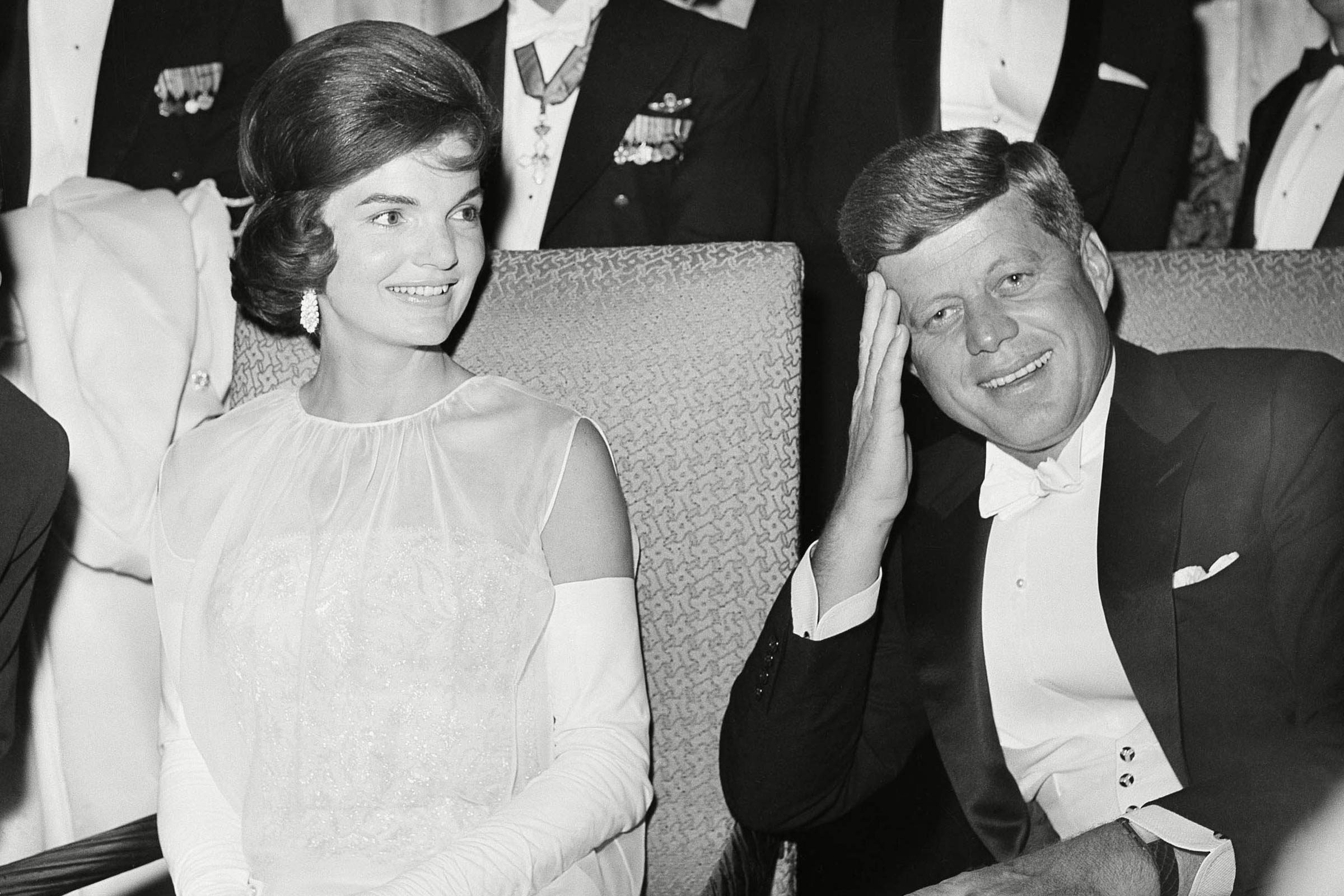 10-15-rarely-seen-photos-of-jfk-and-jackie-kennedy-6008002a-Uncredited-AP-REX-SHUTTERSTOCK