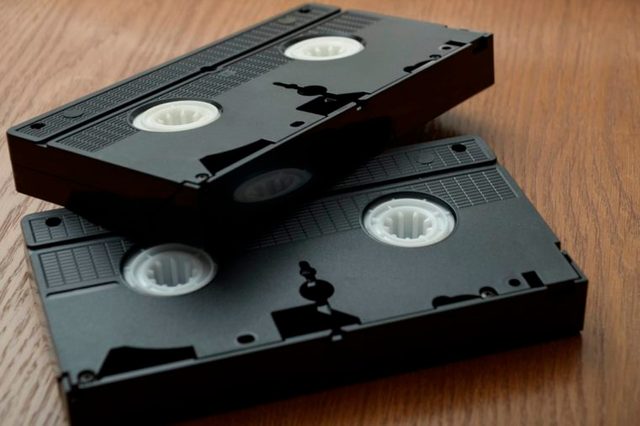 10-rewind-These 29 Things 2000s Kids Will Never Understand Will Make You Feel Old as Heck_247330780-Michal-Chmurski
