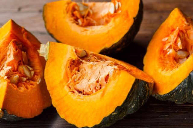 14-pumpkins-Fruits and Vegetables that Taste Best in the Fall_324186512-Quanthem