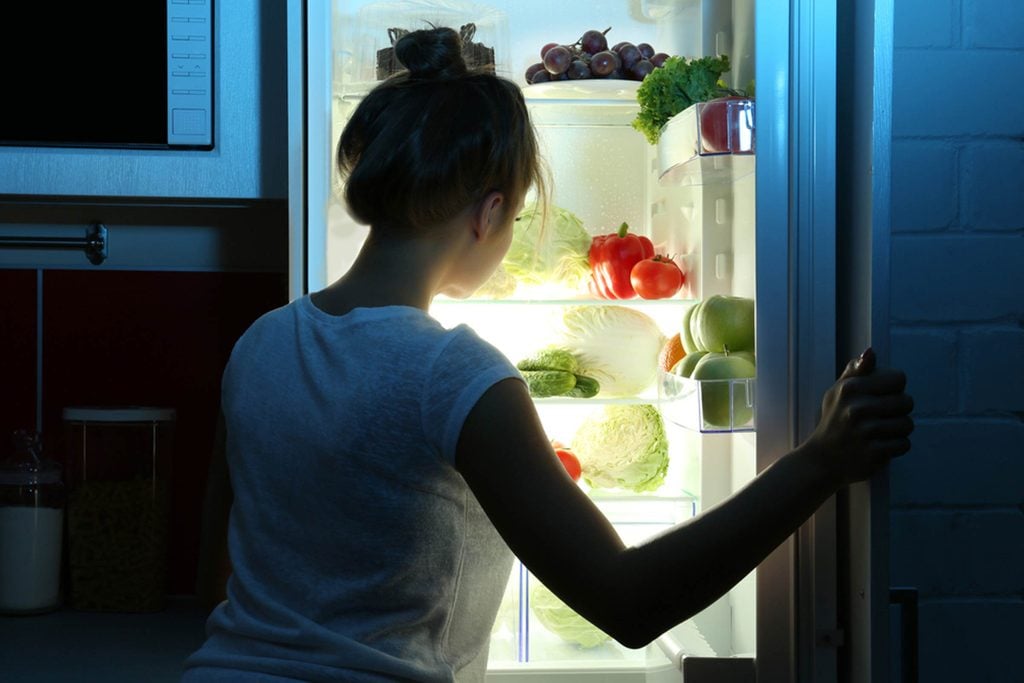 The-One-Food-You-Should-Never,-Ever-Eat-at-Night-(Or-Risk-Gaining-Weight)_502615645_Africa-Studio
