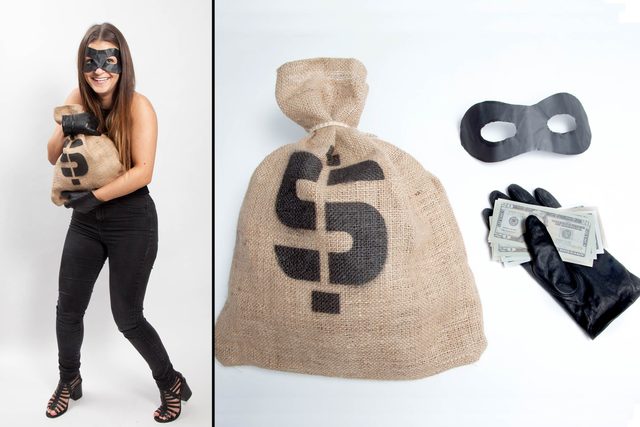 11-Genius-Halloween-Costumes-You-Can-Literally-Do-Last-Minute-Matthew-CohenRD.com
