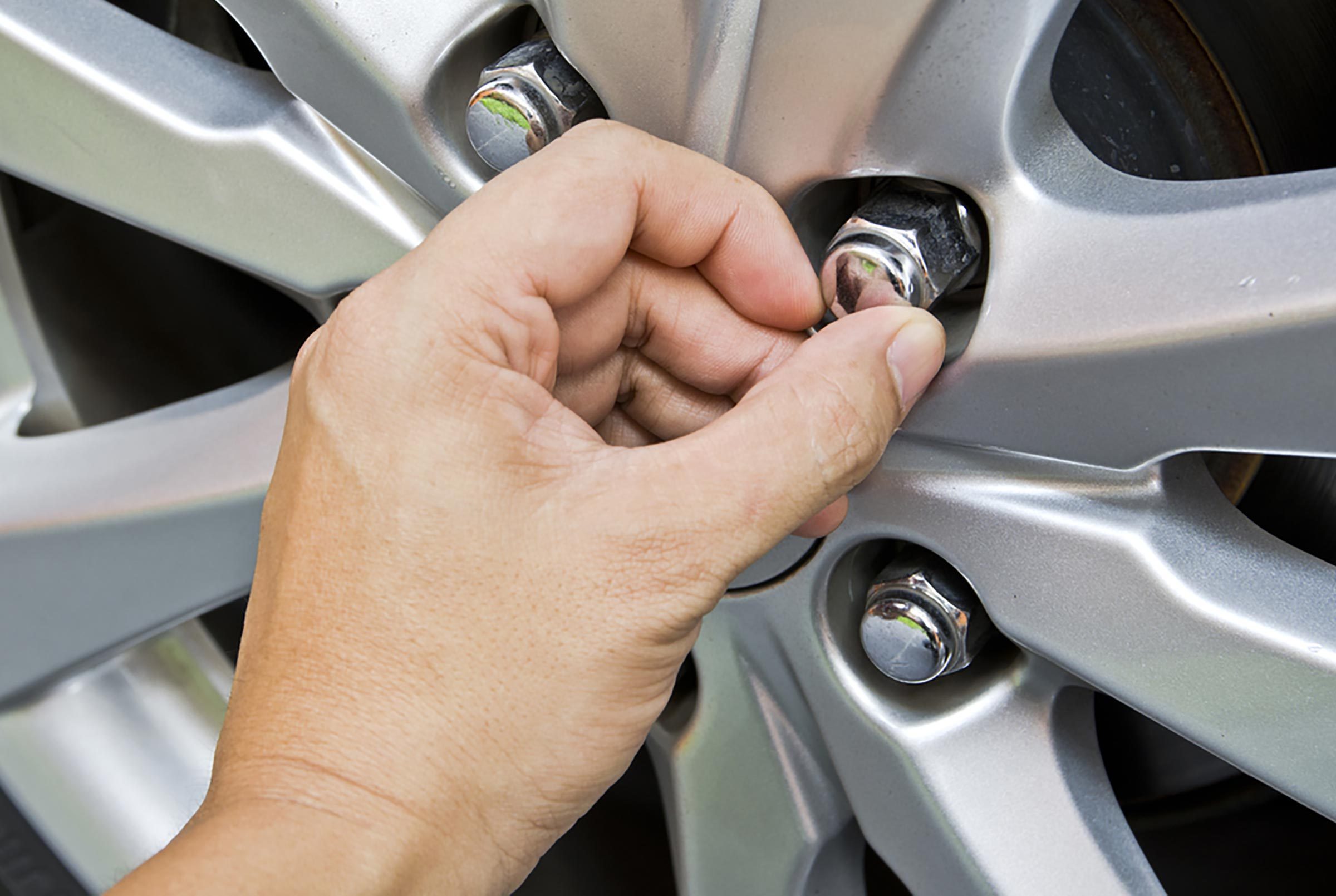 9 essential tips to maintain a vehicle you don't drive often
