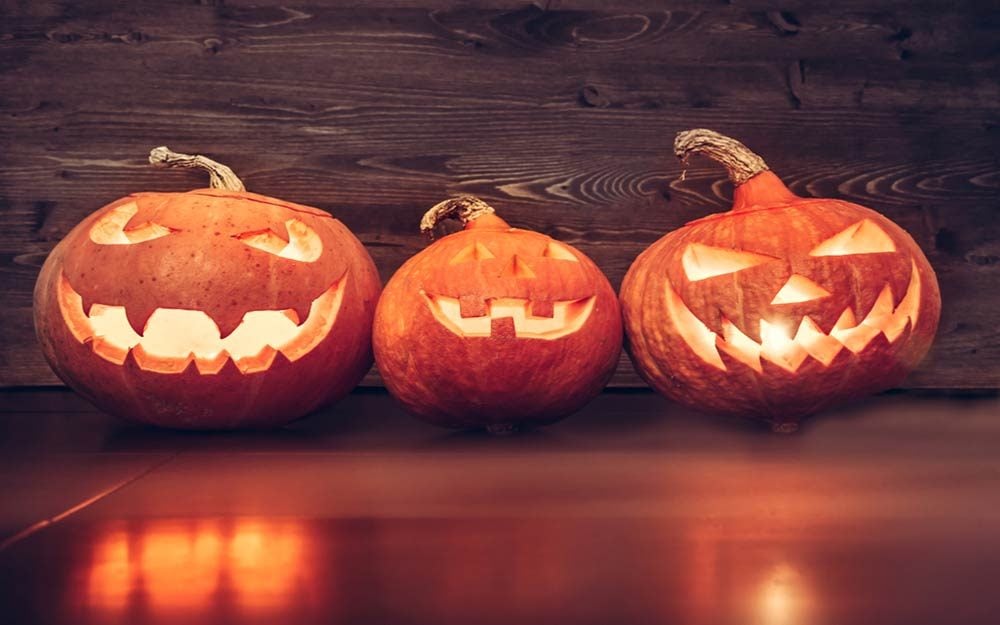 History of Jack-o'-Lanterns: Why We Carve Pumpkins | Reader's Digest