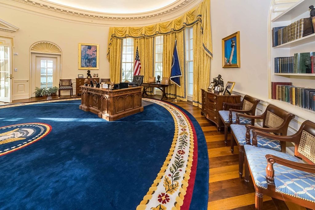 Î‘Ï€Î¿Ï„Î­Î»ÎµÏƒÎ¼Î± ÎµÎ¹ÎºÏŒÎ½Î±Ï‚ Î³Î¹Î± Oval Office