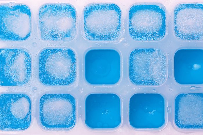 White vinegar uses ice trays