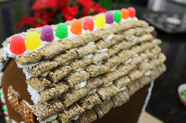 Your-Step-by-Step-Guide-to-the-Perfect-Gingerbread-House