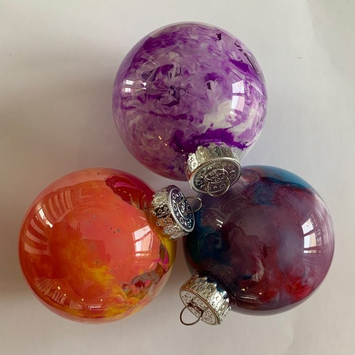 Shake And Paint Christmas Ornaments