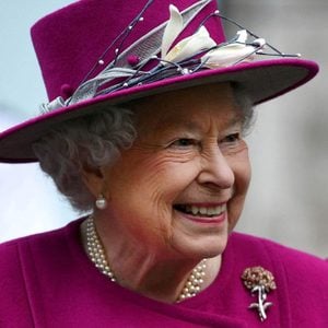 This-Is-What-Queen-Elizabeth-Gives-Her-Staff-for-Christmas_9239309g_AndrewParsonsREX
