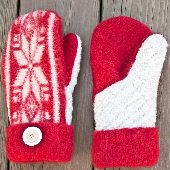 DIY Sweater Into Mittens gift
