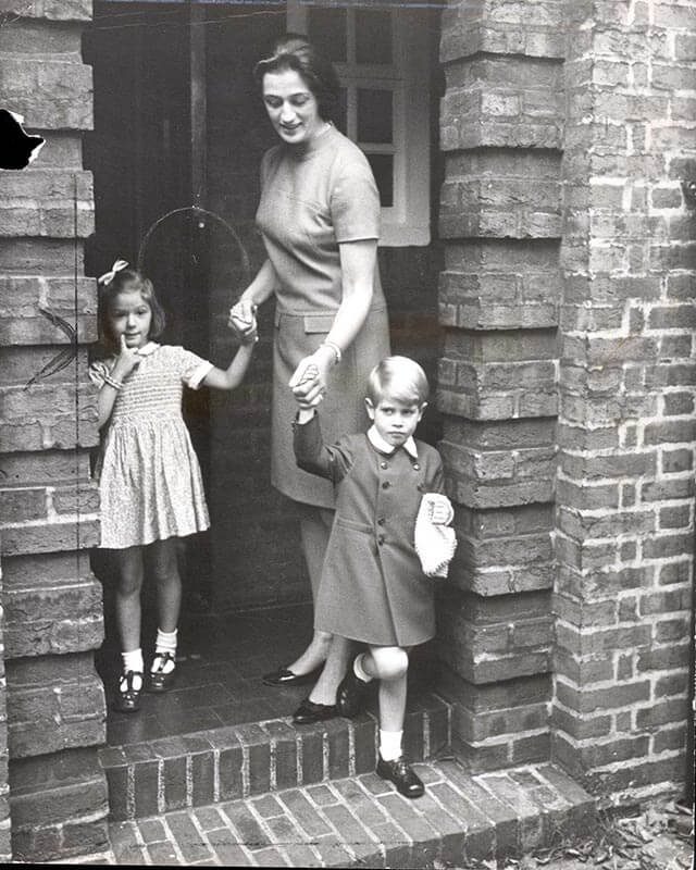 Rarely-Seen-Photos-of-Royals-First-Days-of-School