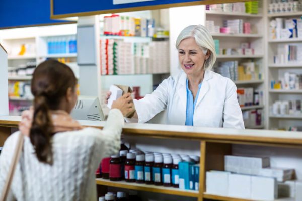 Secrets Your Pharmacist Won't Tell You | Reader's Digest