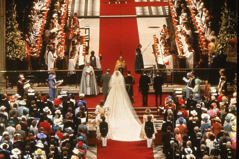 Clarissa’s train Lady-diana-spencer-and-prince-charles-take-their-vows-at-the-high-altar-at-st-paul-s-cathedral-in-london-england-on-29-jul-1981-760x506