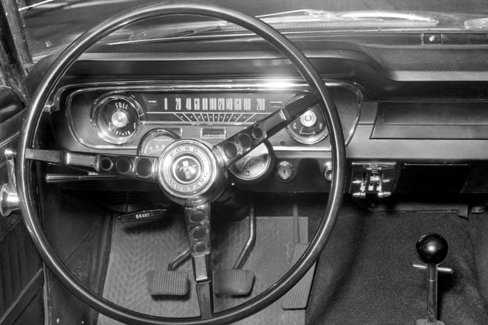 Dashboard and the steering wheel of Ford Mustang