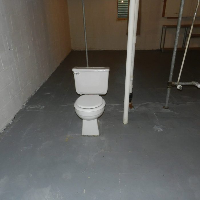 22-Lone-Toilet