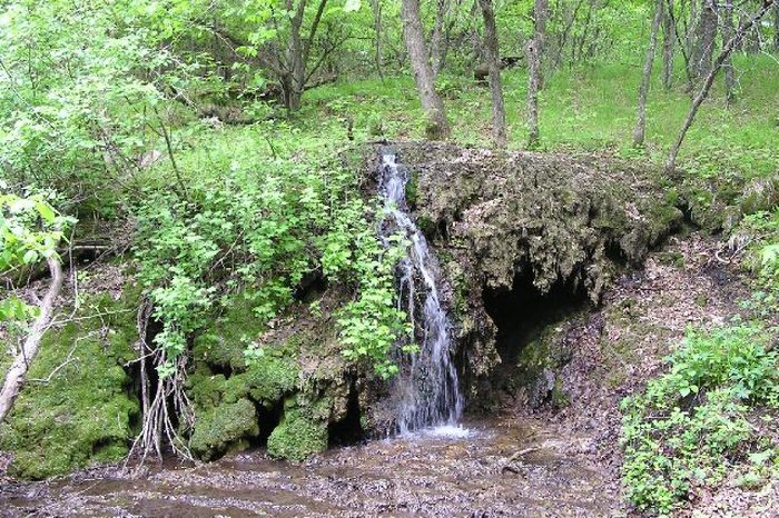 Mineral-Springs-Waterfall-courtesy-Michele-Maki