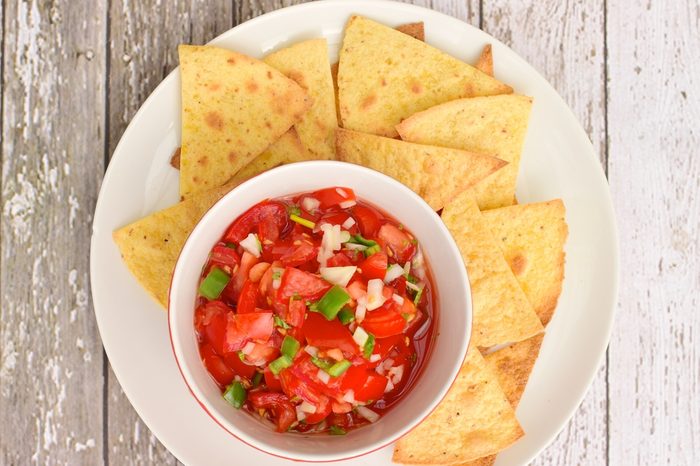 Tomato Salsa Dip with Tortilla Chips