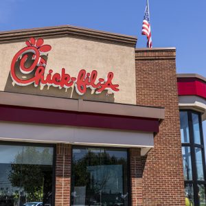 Here’s Why Chick-fil-A’s Chicken Sandwiches Are So Dang Good | Reader's ...