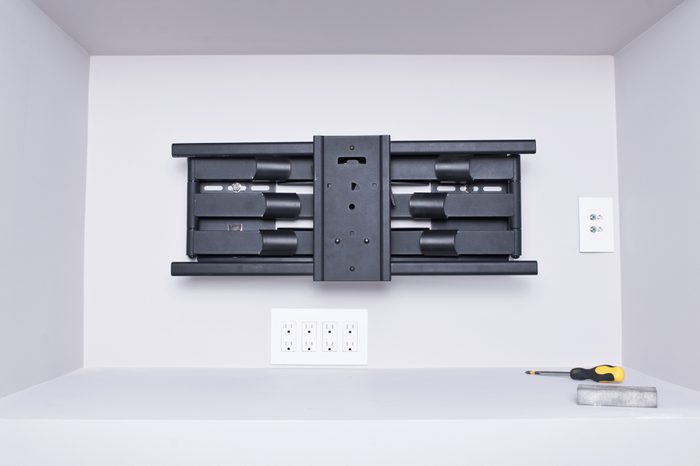 Ultra slim TV wall mount with super strong weight capacity