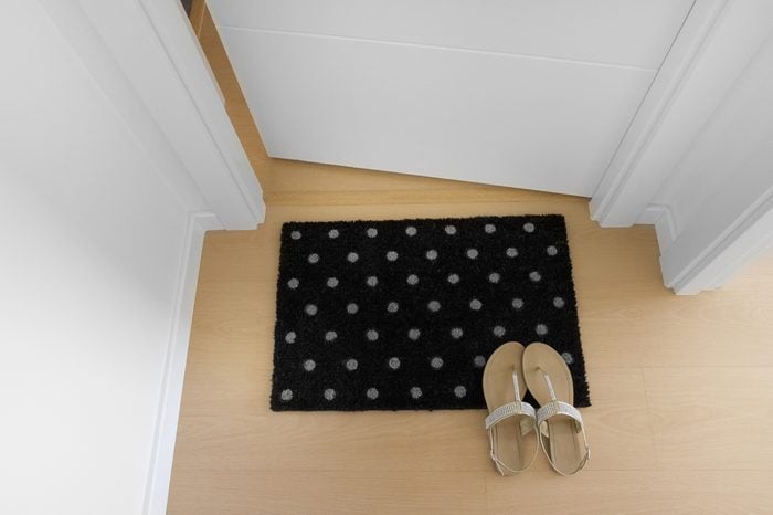 Welcome home doormat with open door