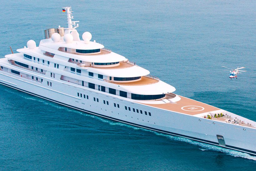 Buying The 1 TRILLION DOLLAR YACHT In  Life! (Roblox) 